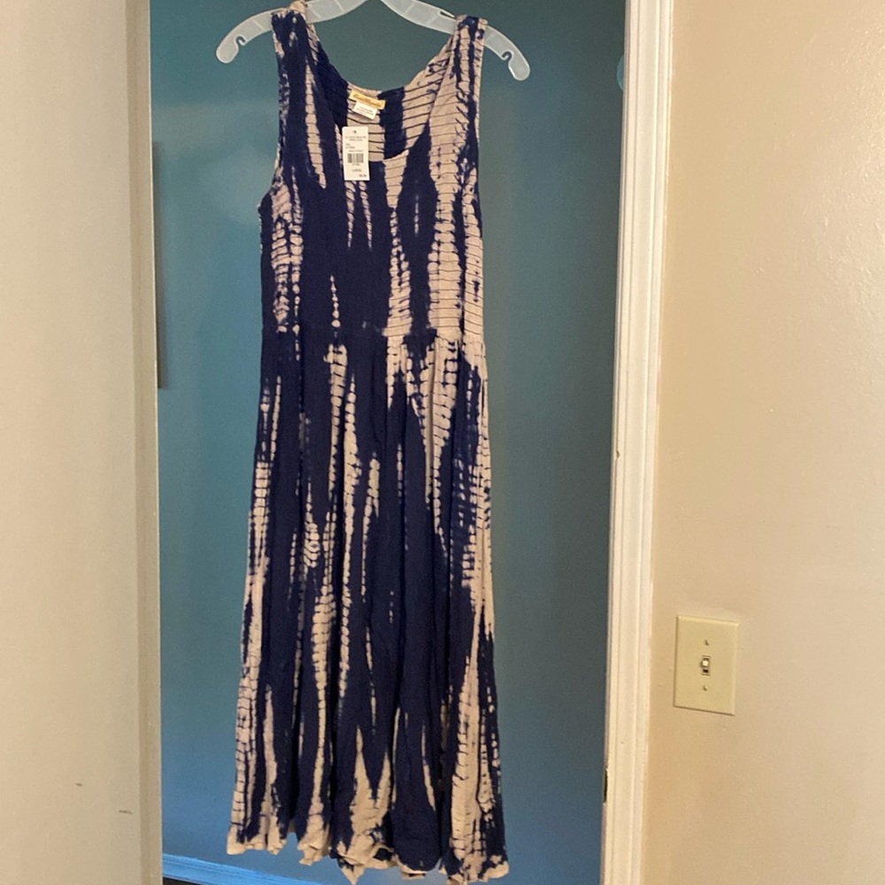NWT sleeveless scoop neck shibori dress